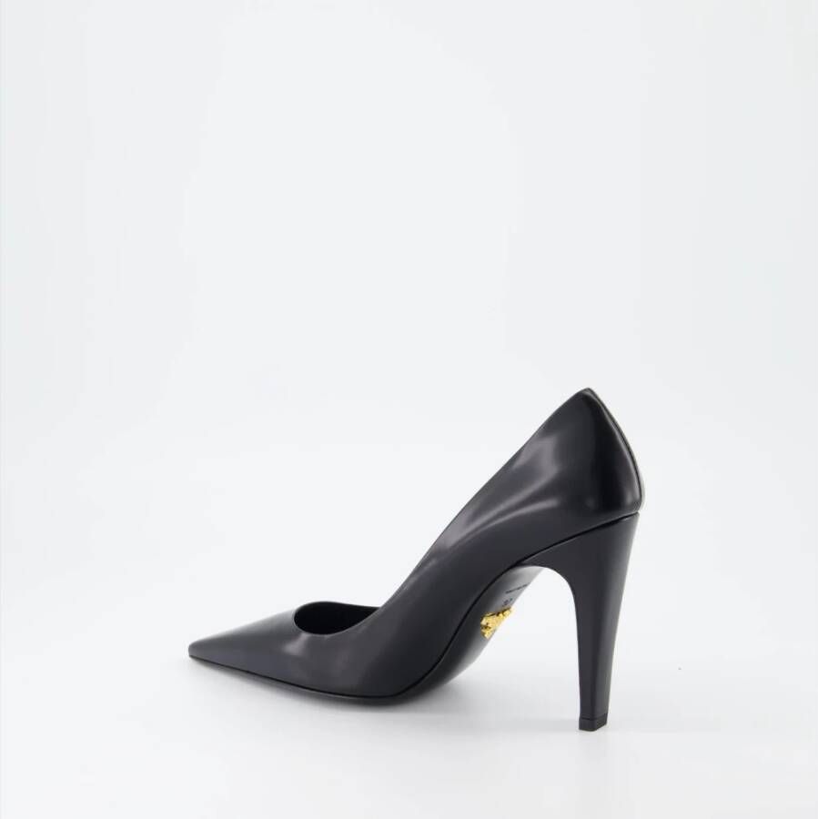 Prada Leren pumps met metallic logo Black Dames