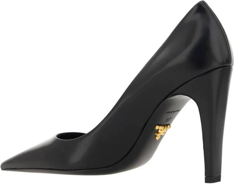 Prada Leren Pumps met Puntige Neus Black Dames