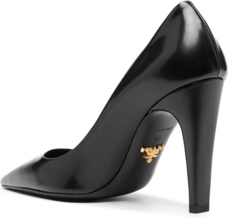 Prada Leren Pumps met Puntige Neus Black Dames