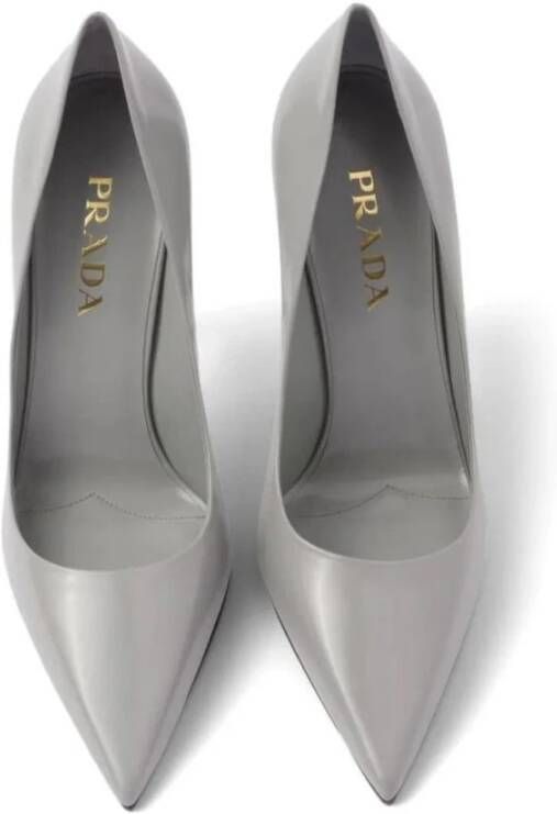 Prada Leren Pumps Met Puntige Neus Elegant Ontwerp