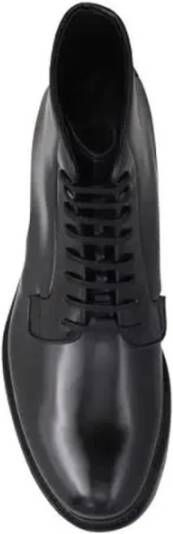 Prada Premium Leren Veterschoenen met Rubberen Zool