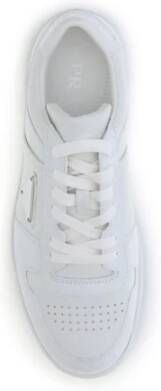 Prada Stijlvolle leren sneakers met kenmerkend logo