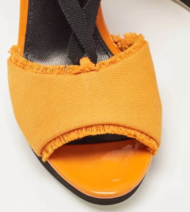 Prada Vintage Pre-owned Canvas sandals Orange Dames