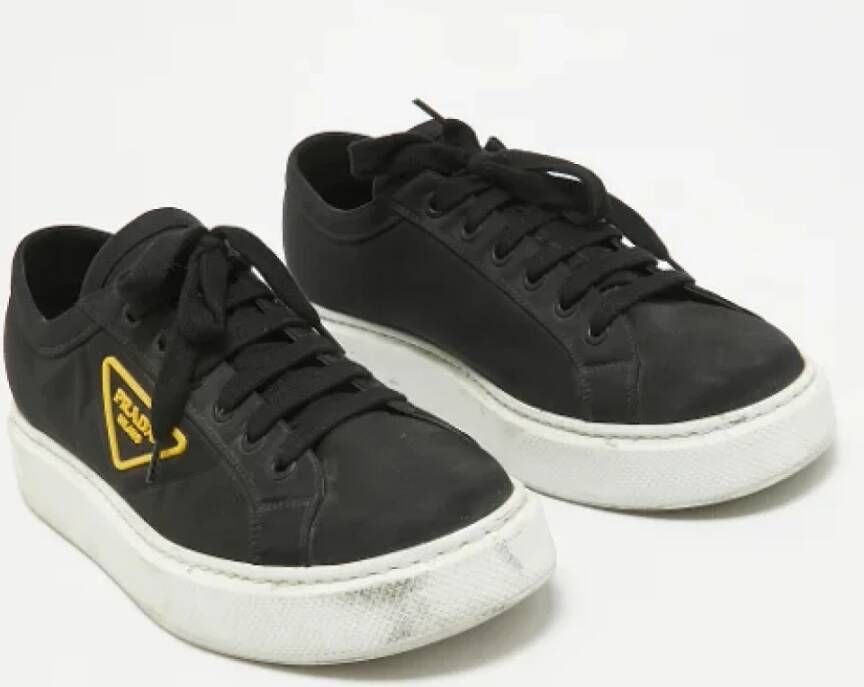 Prada Vintage Pre-owned Canvas sneakers Black Heren