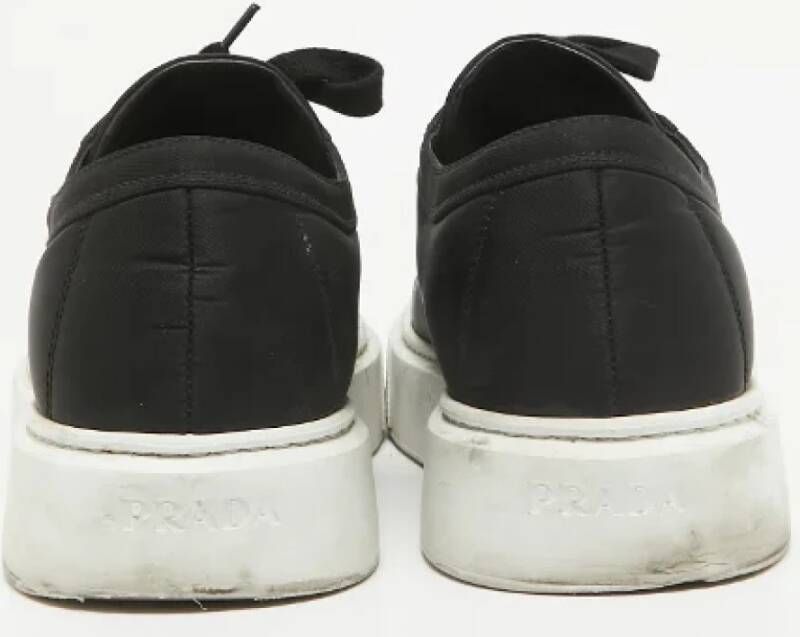 Prada Vintage Pre-owned Canvas sneakers Black Heren