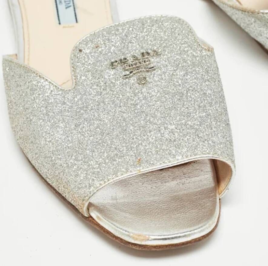 Prada Vintage Pre-owned Fabric flats Gray Dames