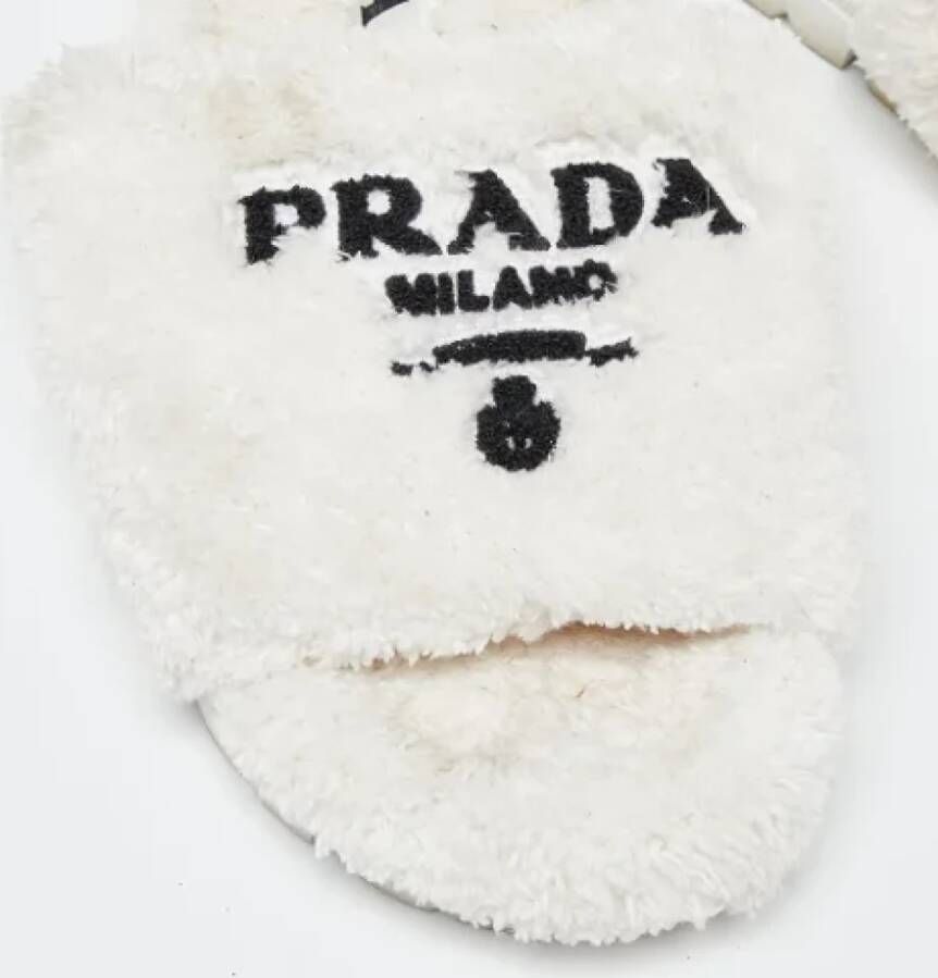 Prada Vintage Pre-owned Fabric flats White Dames