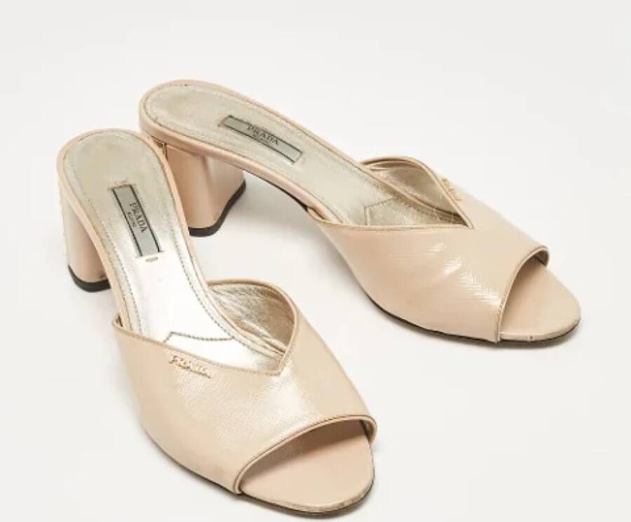 Prada Vintage Pre-owned Fabric sandals Beige Dames