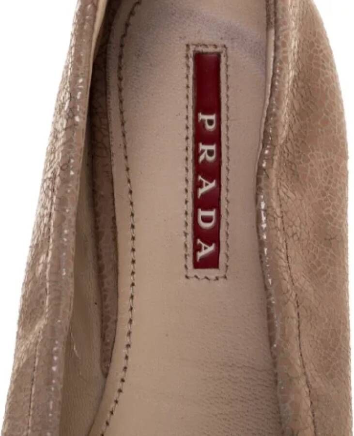 Prada Vintage Pre-owned Leather flats Beige Dames