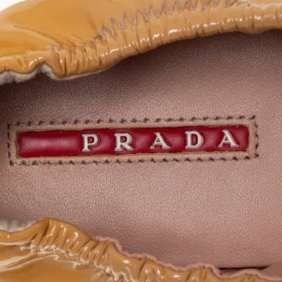 Prada Vintage Pre-owned Leather flats Beige Dames