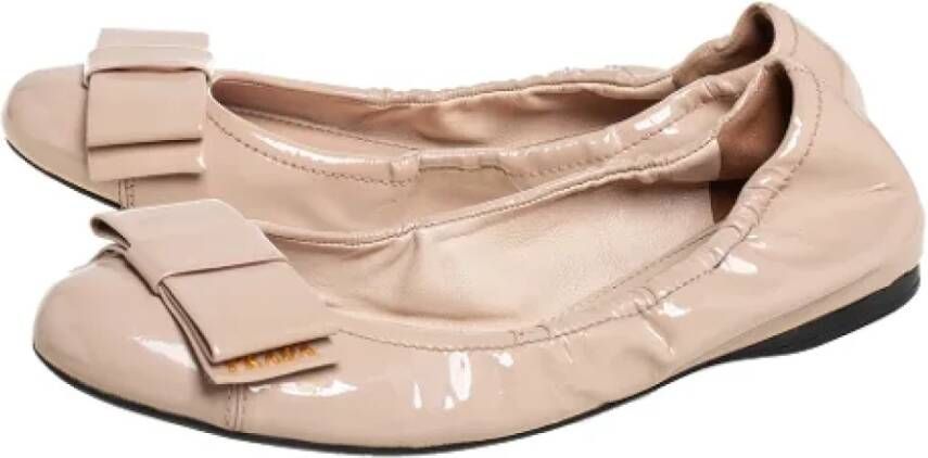 Prada Vintage Pre-owned Leather flats Beige Dames