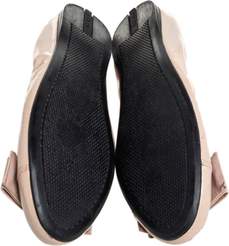 Prada Vintage Pre-owned Leather flats Beige Dames