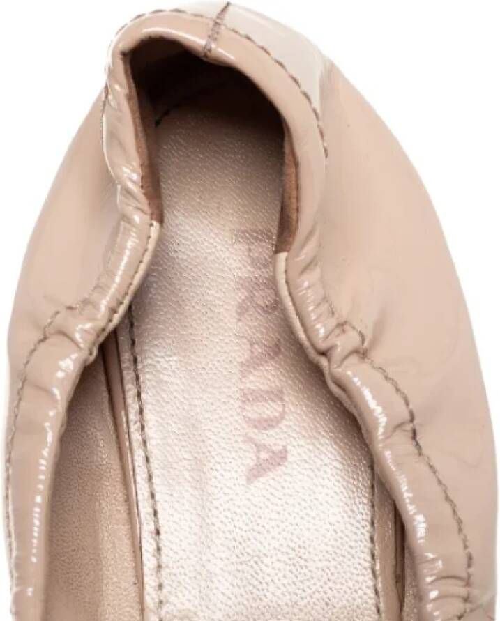 Prada Vintage Pre-owned Leather flats Beige Dames