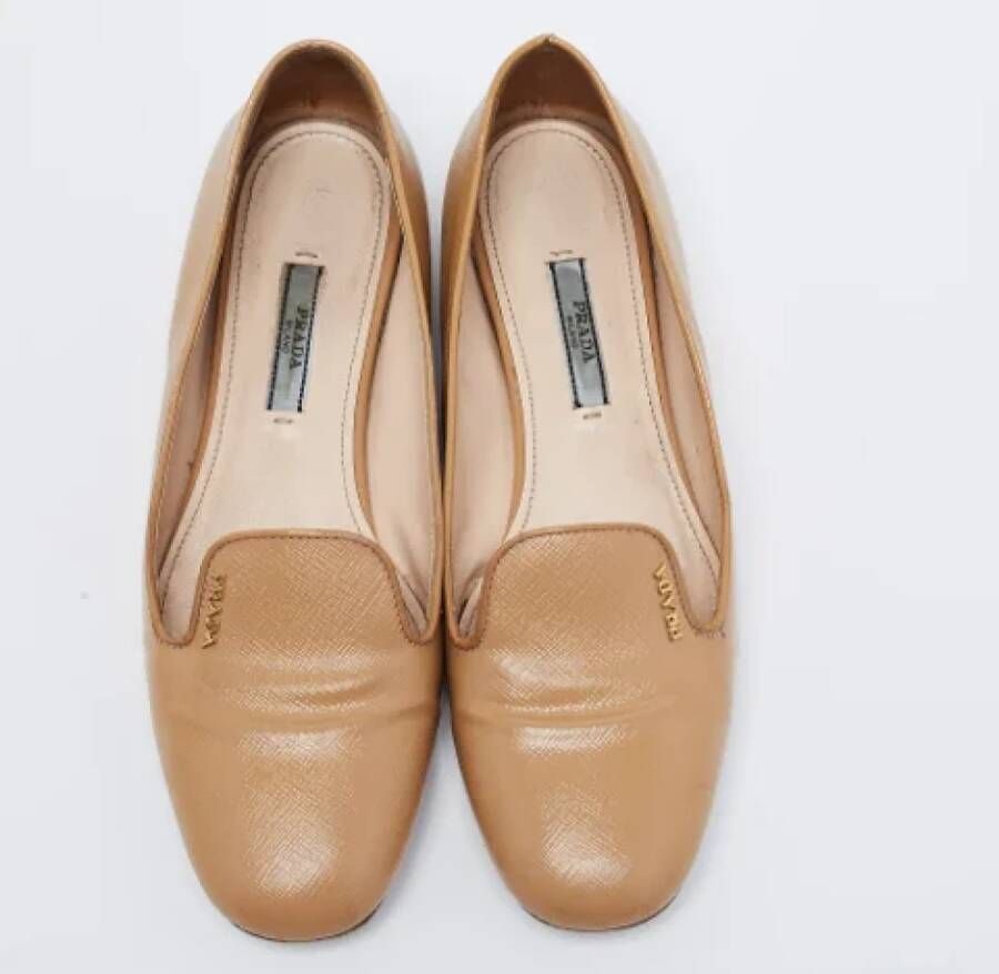 Prada Vintage Pre-owned Leather flats Beige Dames