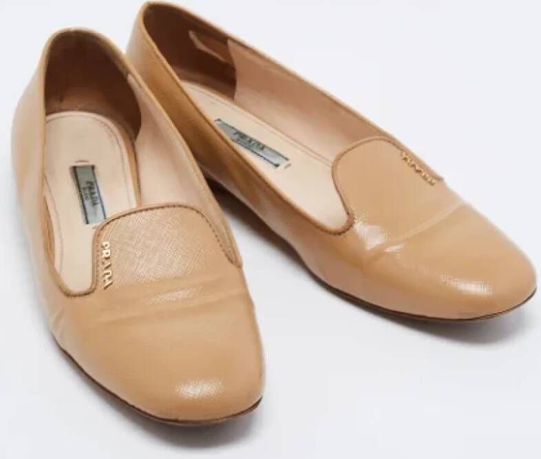 Prada Vintage Pre-owned Leather flats Beige Dames