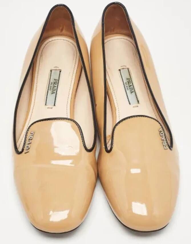 Prada Vintage Pre-owned Leather flats Beige Dames