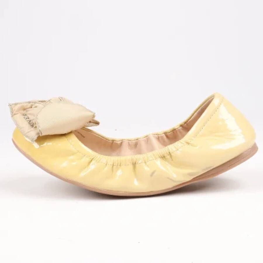 Prada Vintage Pre-owned Leather flats Beige Dames