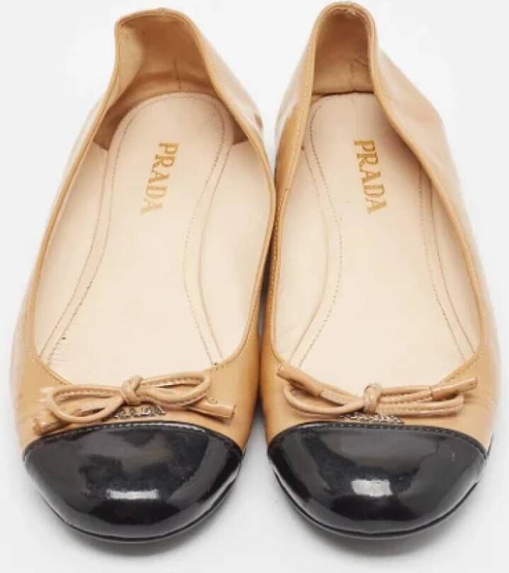 Prada Vintage Pre-owned Leather flats Beige Dames
