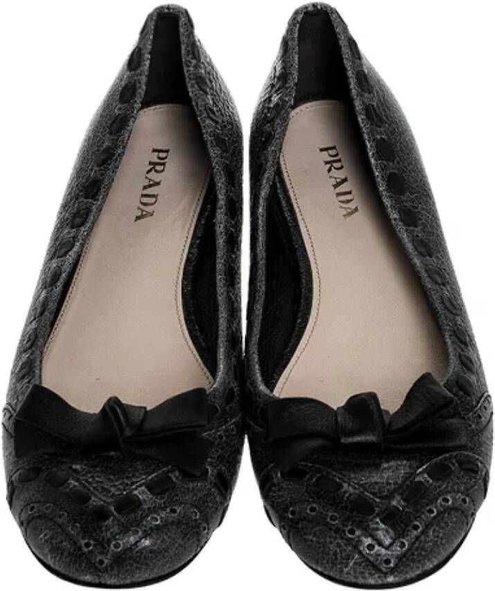 Prada Vintage Pre-owned Leather flats Gray Dames