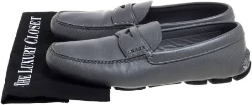 Prada Vintage Pre-owned Leather flats Gray Dames