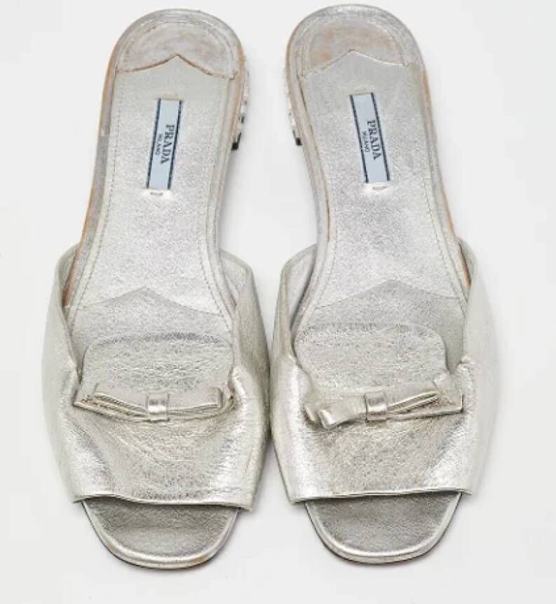 Prada Vintage Pre-owned Leather flats Gray Dames
