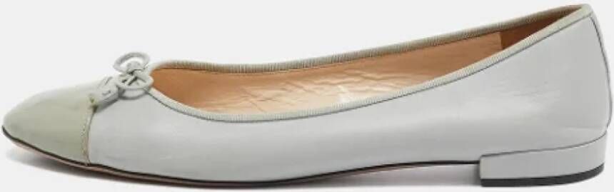 Prada Vintage Pre-owned Leather flats Gray Dames