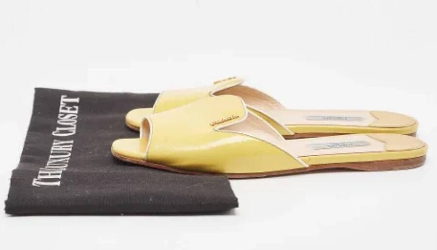 Prada Vintage Pre-owned Leather flats Yellow Dames