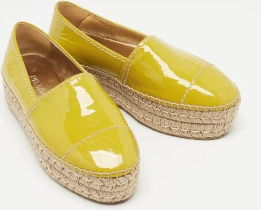 Prada Vintage Pre-owned Leather flats Yellow Dames