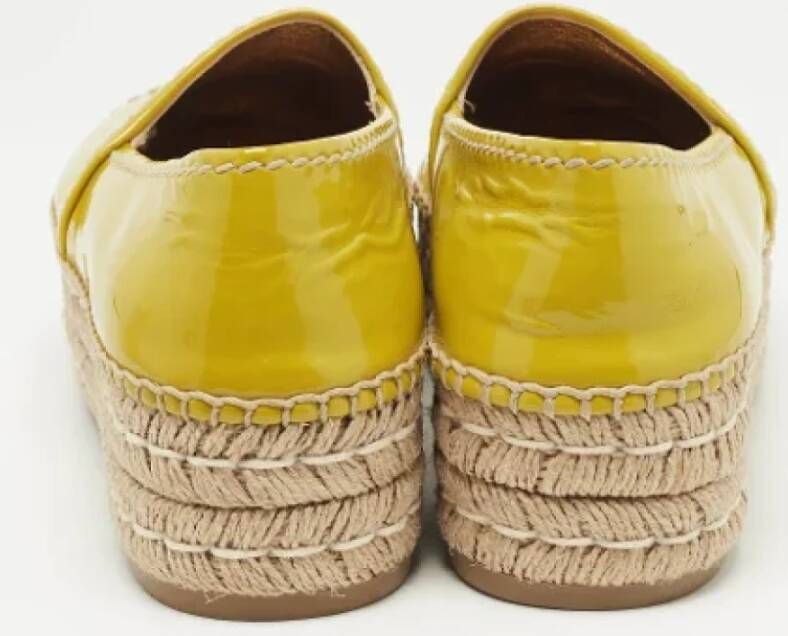 Prada Vintage Pre-owned Leather flats Yellow Dames