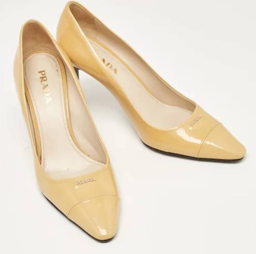 Prada Vintage Pre-owned Leather heels Beige Dames