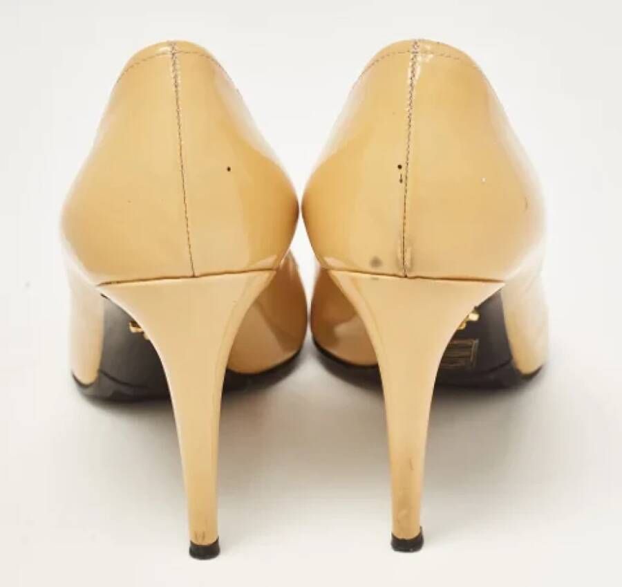 Prada Vintage Pre-owned Leather heels Beige Dames