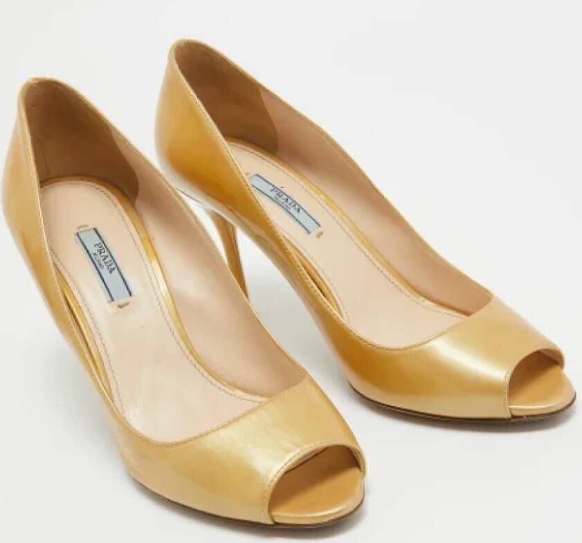 Prada Vintage Pre-owned Leather heels Yellow Dames