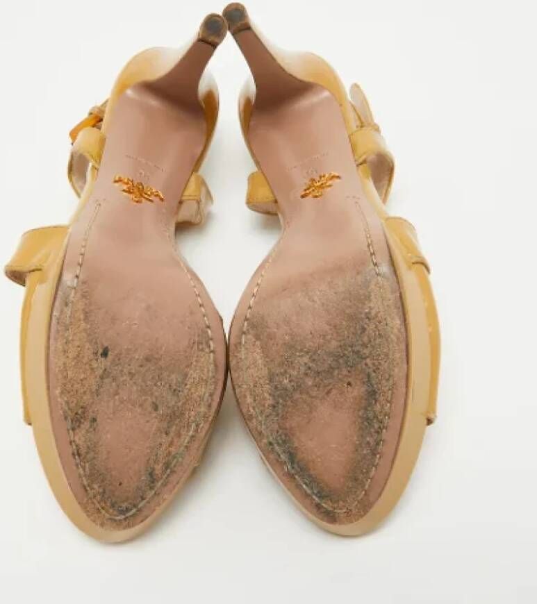 Prada Vintage Pre-owned Leather sandals Beige Dames