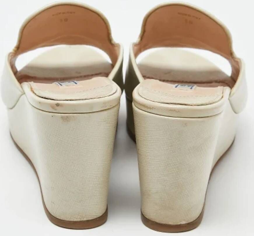 Prada Vintage Pre-owned Leather sandals Beige Dames