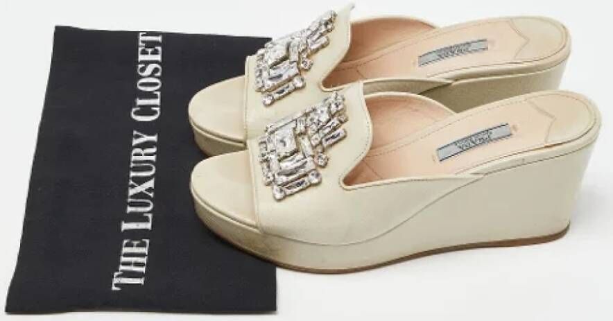Prada Vintage Pre-owned Leather sandals Beige Dames