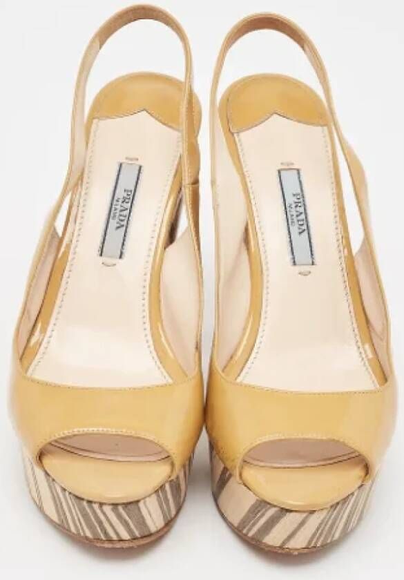 Prada Vintage Pre-owned Leather sandals Beige Dames