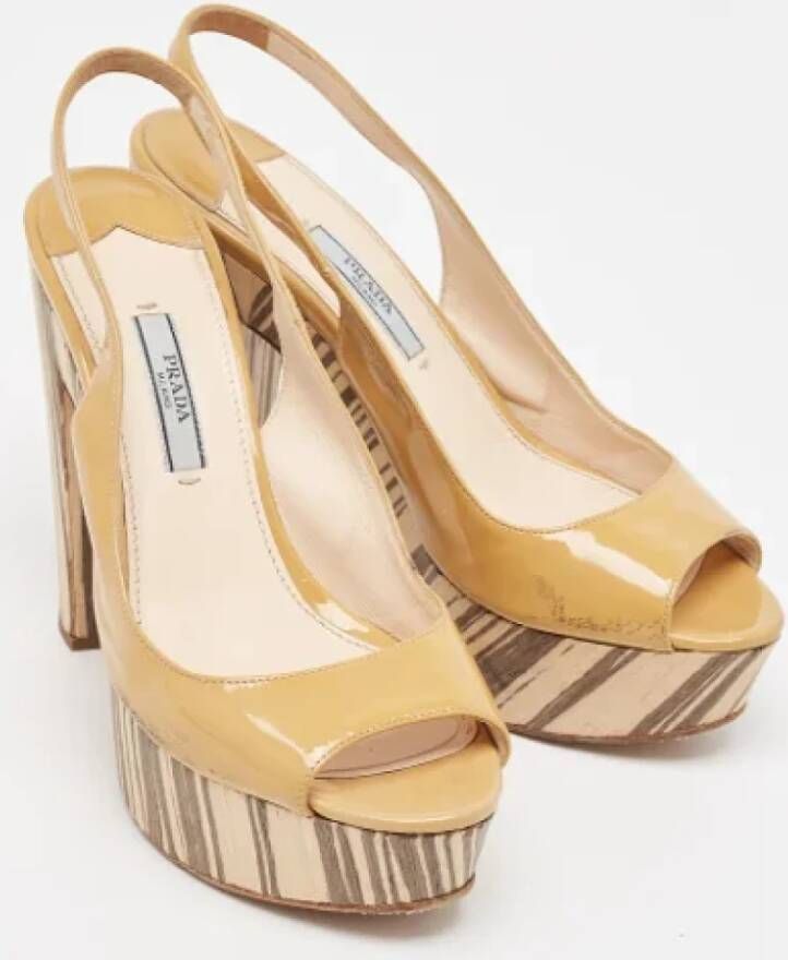 Prada Vintage Pre-owned Leather sandals Beige Dames