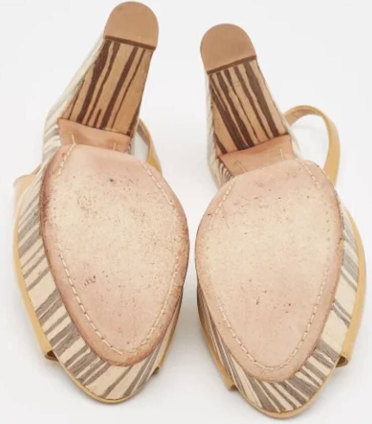 Prada Vintage Pre-owned Leather sandals Beige Dames