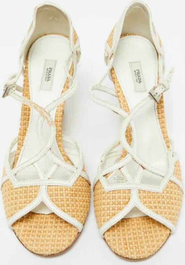 Prada Vintage Pre-owned Leather sandals Beige Dames