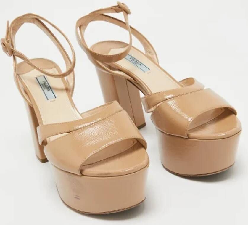 Prada Vintage Pre-owned Leather sandals Beige Dames