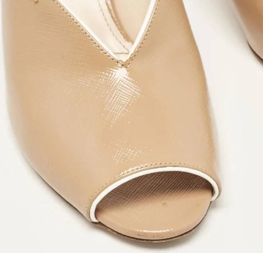 Prada Vintage Pre-owned Leather sandals Beige Dames