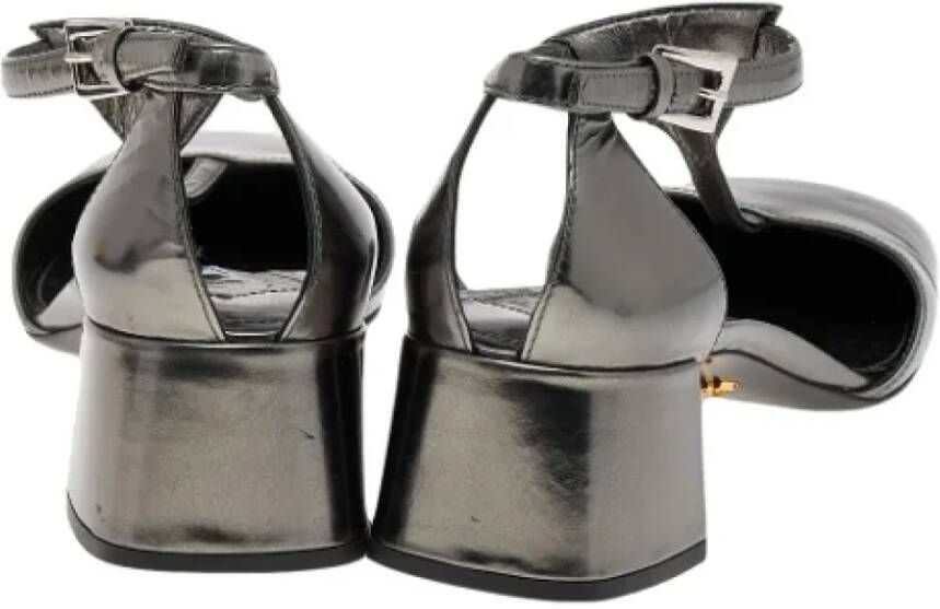 Prada Vintage Pre-owned Leather sandals Gray Dames