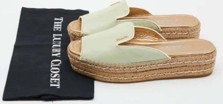 Prada Vintage Pre-owned Leather sandals Green Dames