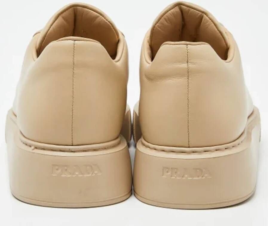 Prada Vintage Pre-owned Leather sneakers Beige Dames