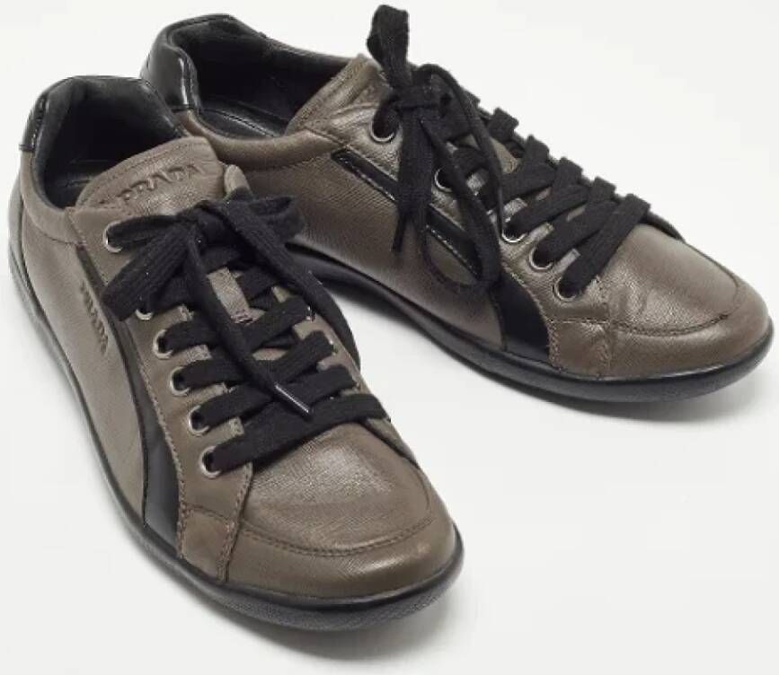 Prada Vintage Pre-owned Leather sneakers Beige Heren