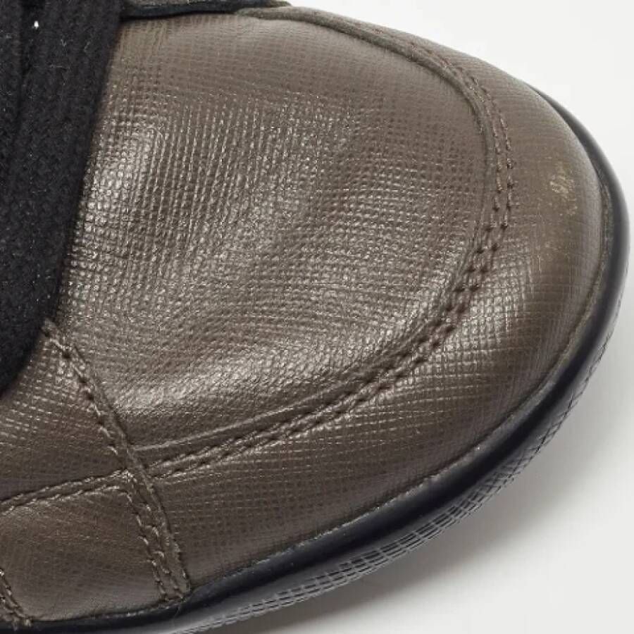 Prada Vintage Pre-owned Leather sneakers Beige Heren