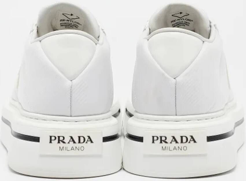Prada Vintage Pre-owned Leather sneakers White Dames