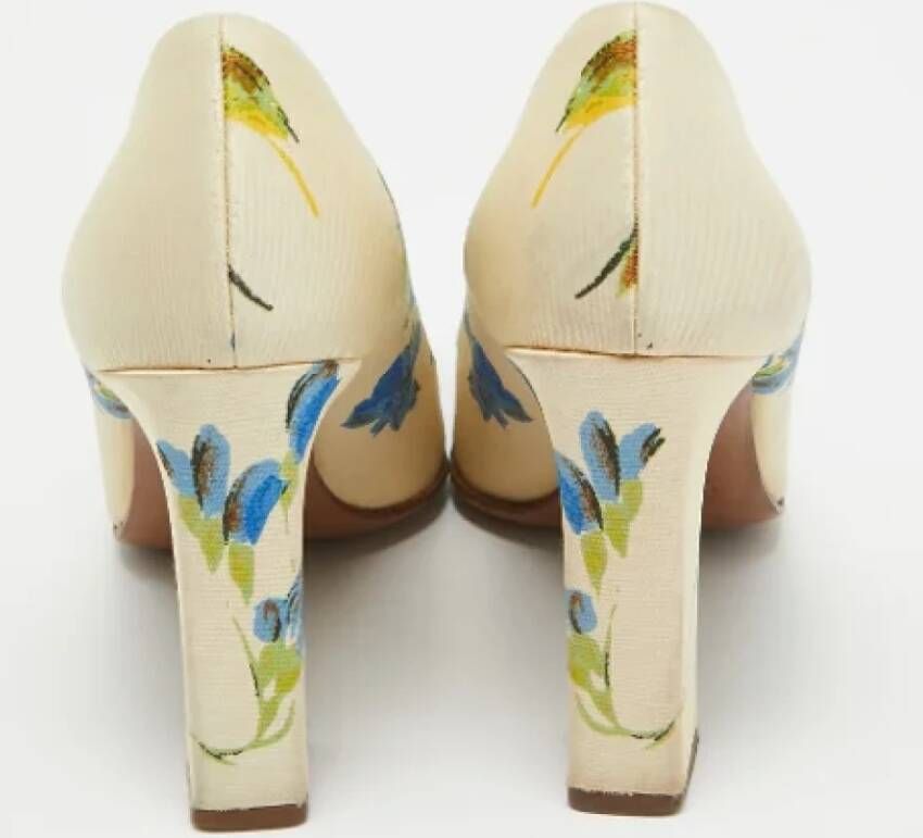 Prada Vintage Pre-owned Satin heels Beige Dames