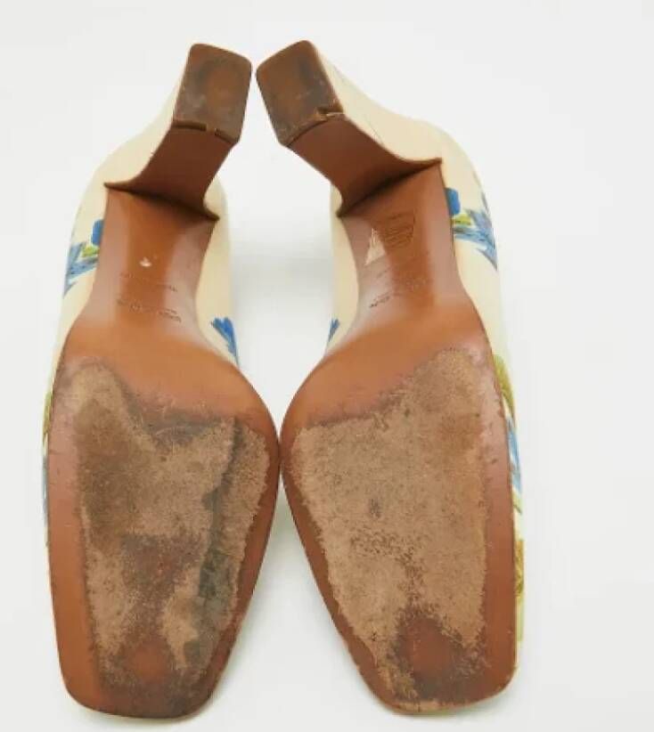 Prada Vintage Pre-owned Satin heels Beige Dames