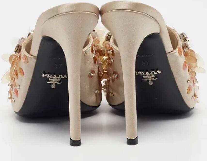 Prada Vintage Pre-owned Satin sandals Beige Dames